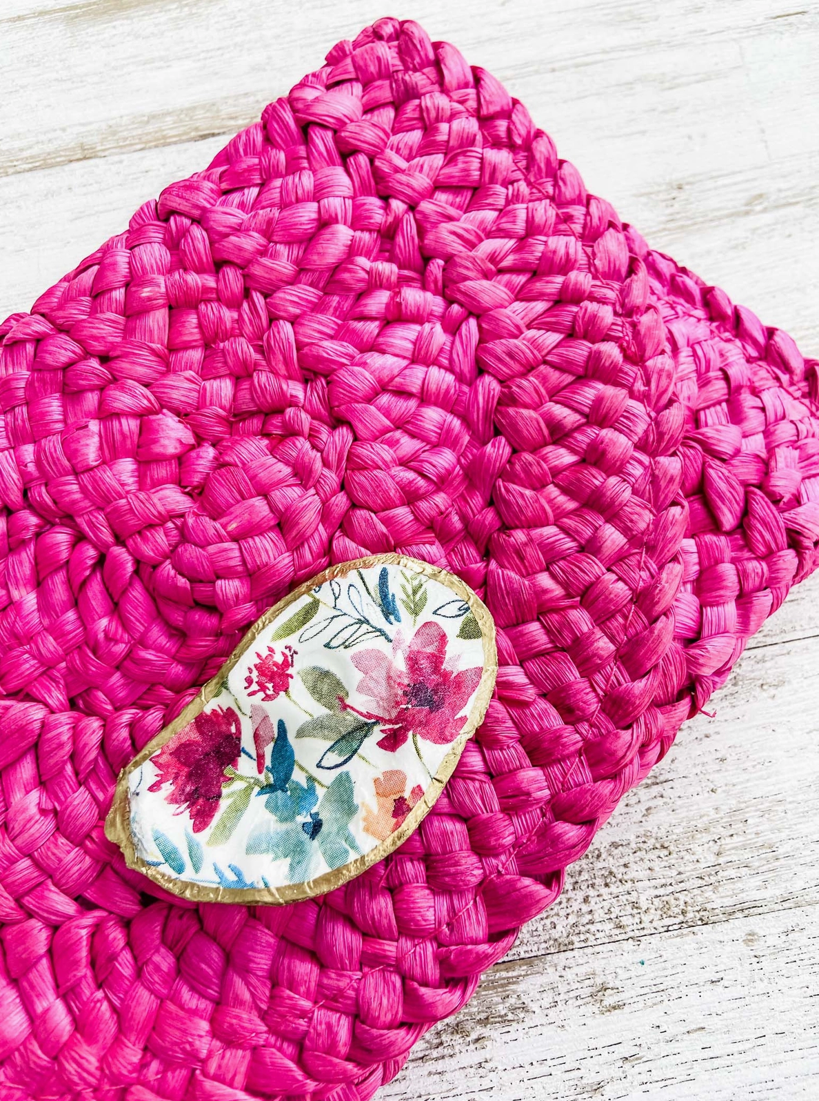Wildflower Oyster Shell Clutch