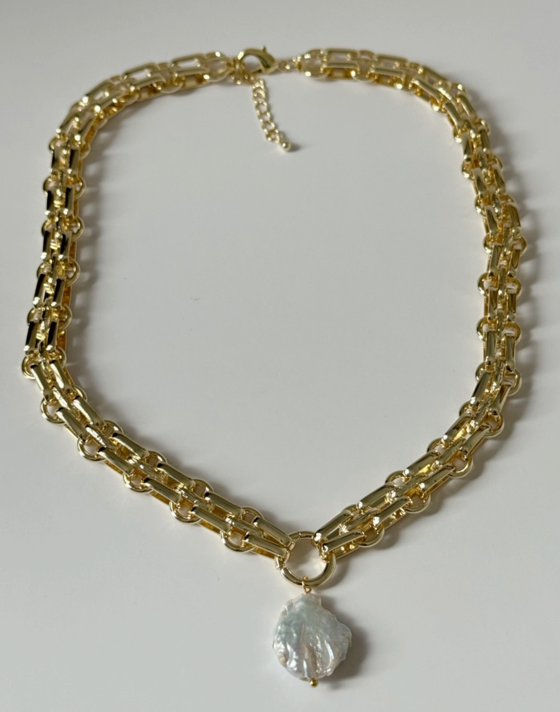 Ovo Pearl Chain Link Necklace