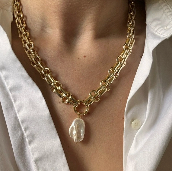 Ovo Pearl Chain Link Necklace