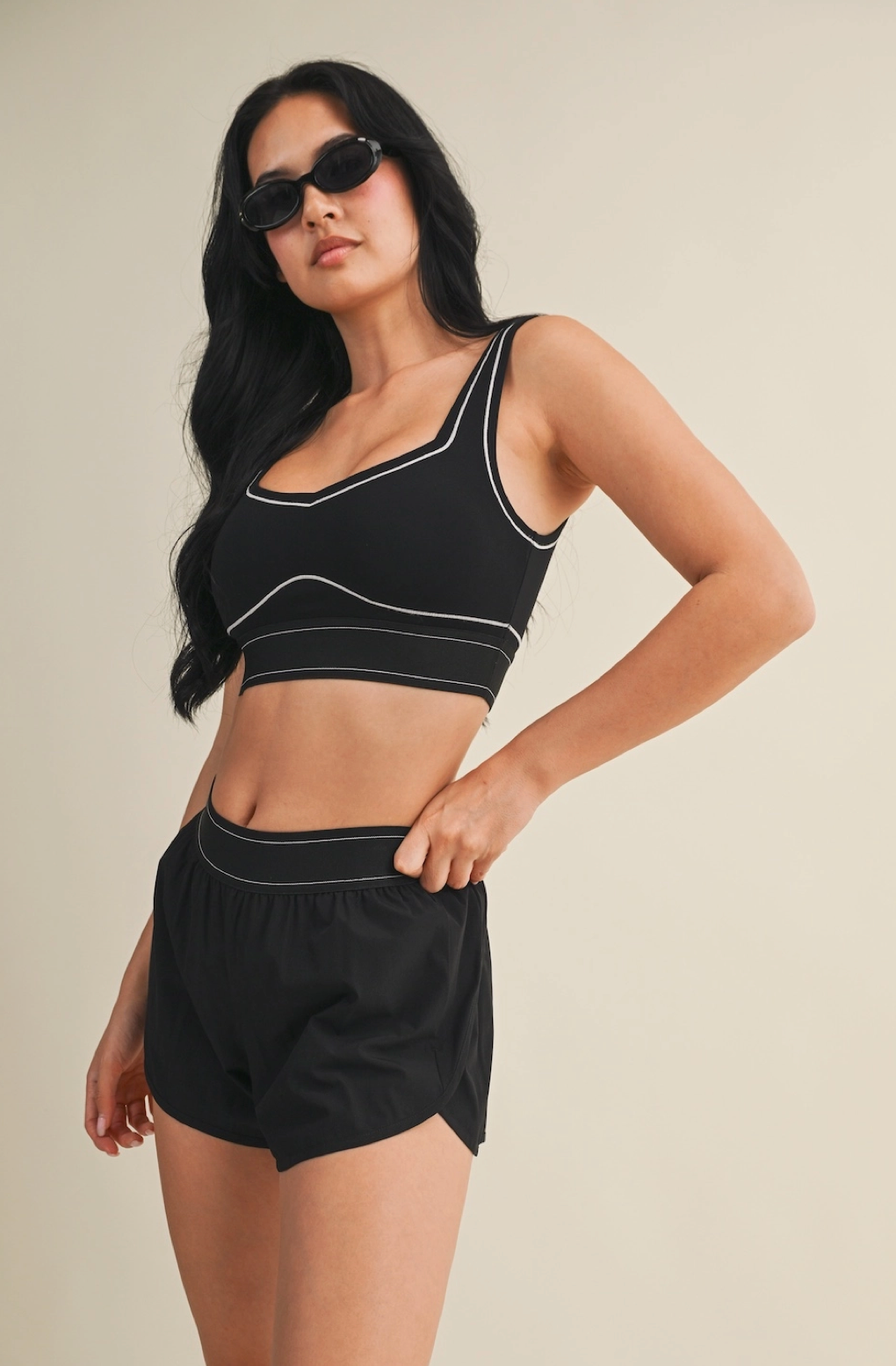 Contrast Sports Bra & Shorts Set